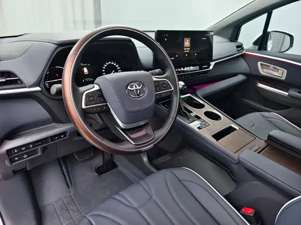Toyota Sienna 2023