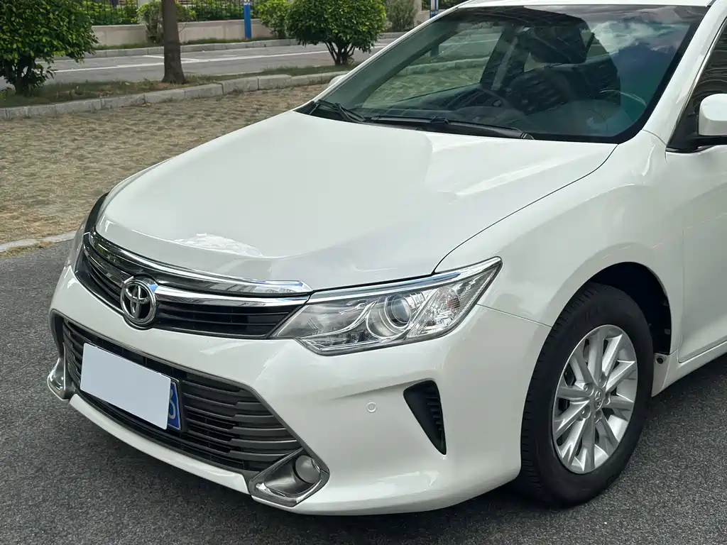 Toyota Camry 2015 — фото 9