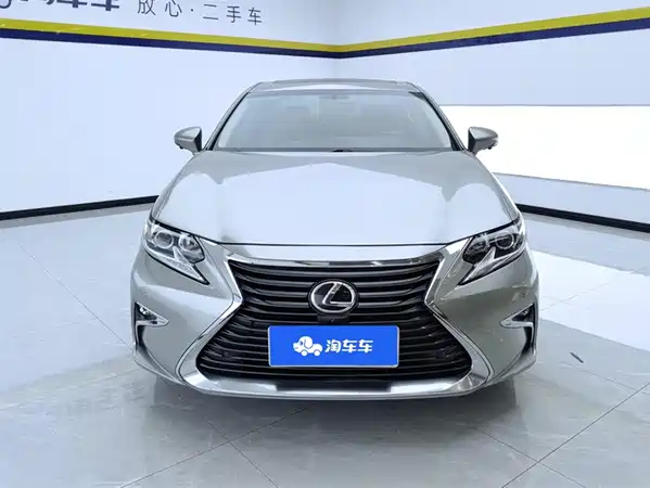 Lexus ES 2015