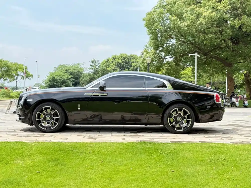 Rolls-Royce Phantom 2018 — фото 21