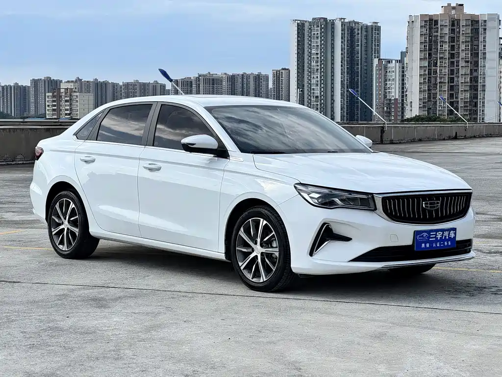 Geely Emgrand 2023