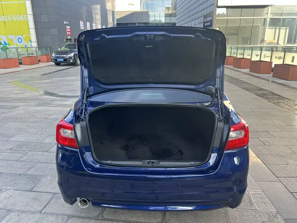 Subaru Legacy 2017 — фото 10