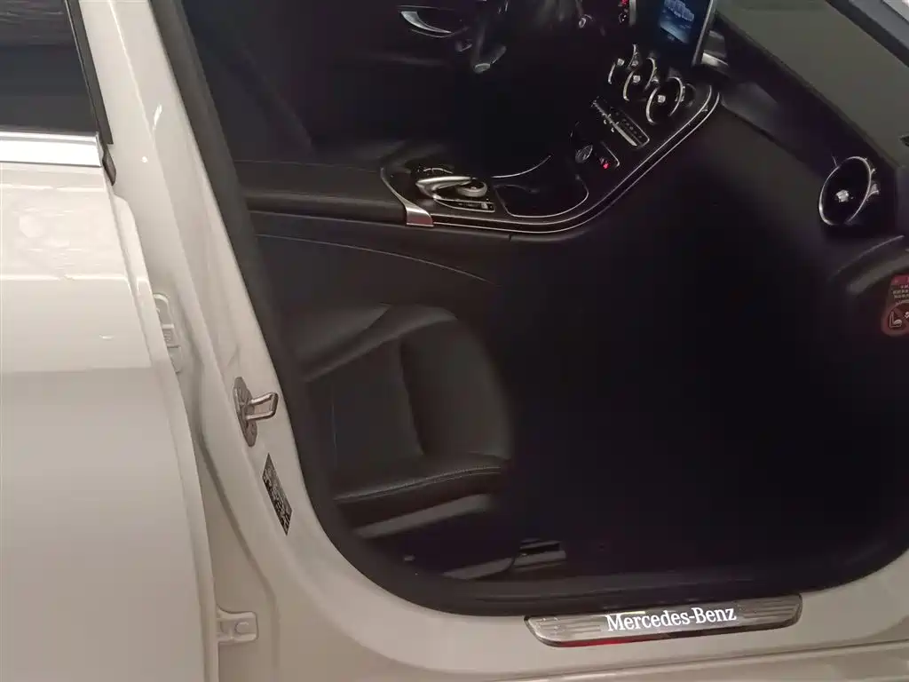 Mercedes-Benz C-Class 2017 — фото 25