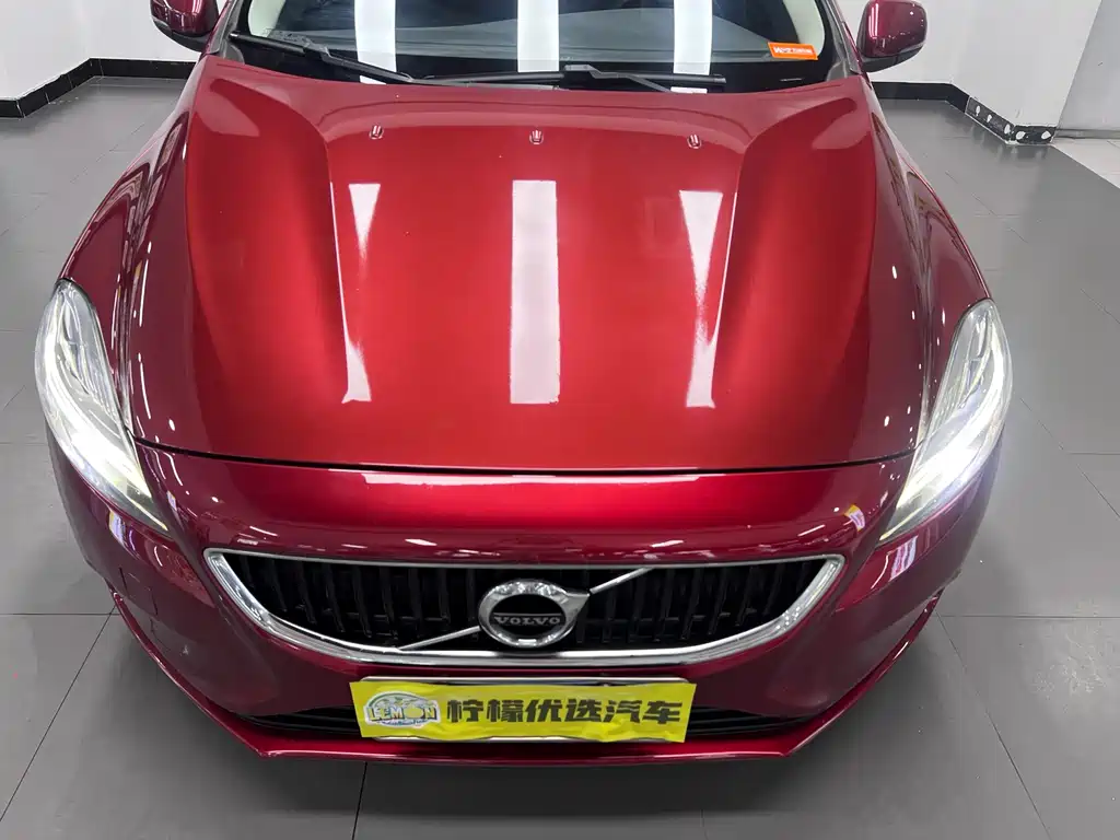 Volvo V40 2016 — фото 8