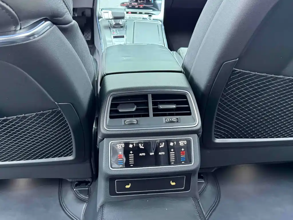 Audi A6L New Energy 2023 — фото 16