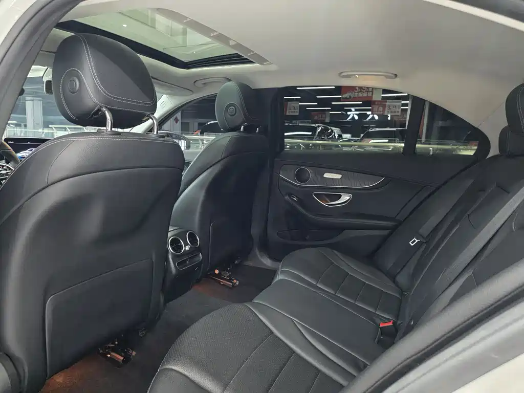 Mercedes-Benz C-Class 2019 — фото 11