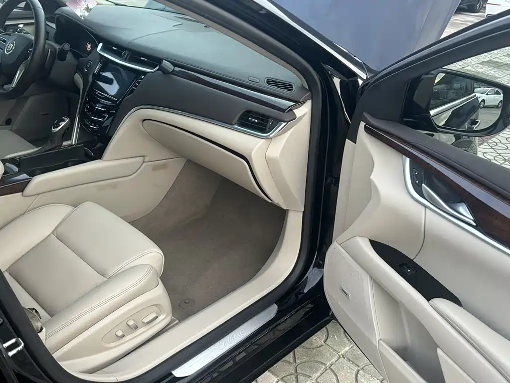 Cadillac XTS 2015 — фото 6