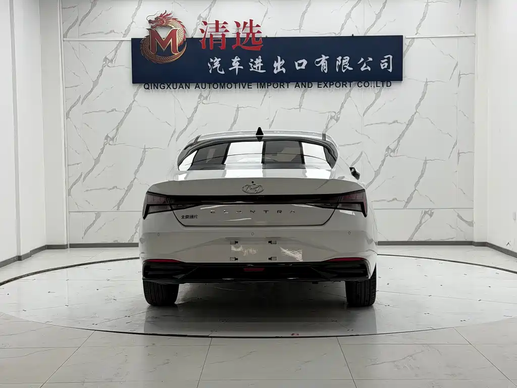 Hyundai Elantra 2022