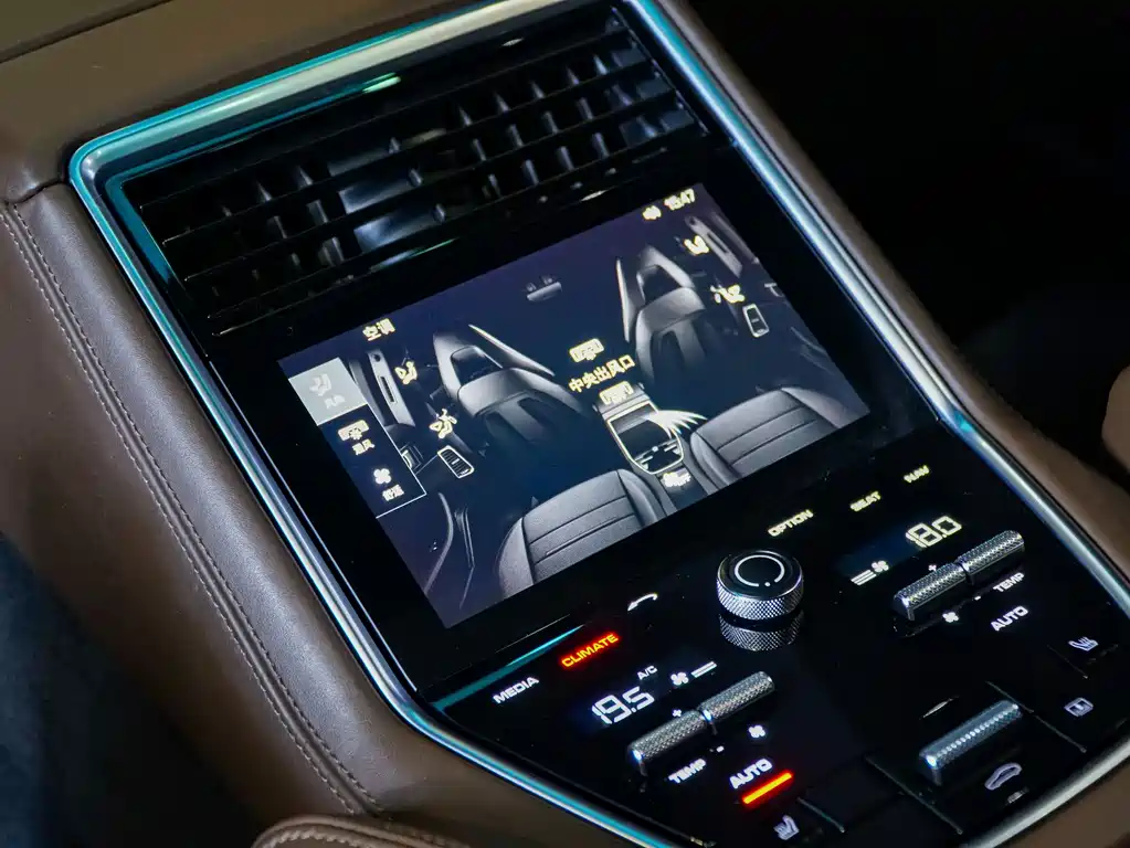 Porsche Panamera 2017 — фото 17