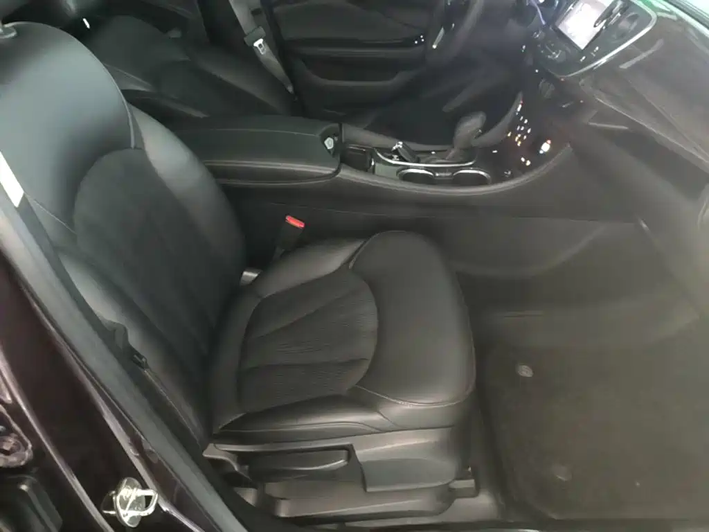 Buick Envision Plus 2019 — фото 25