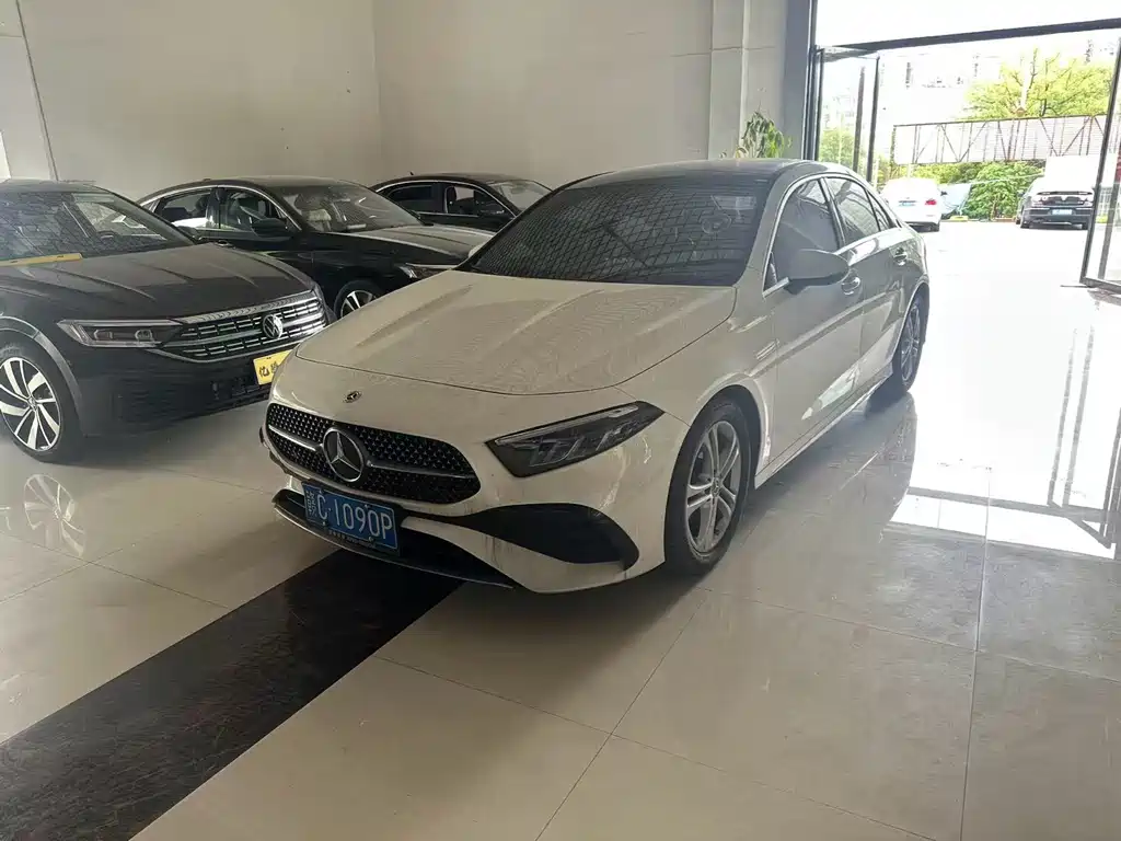 Mercedes-Benz A-Class 2023 — фото 1
