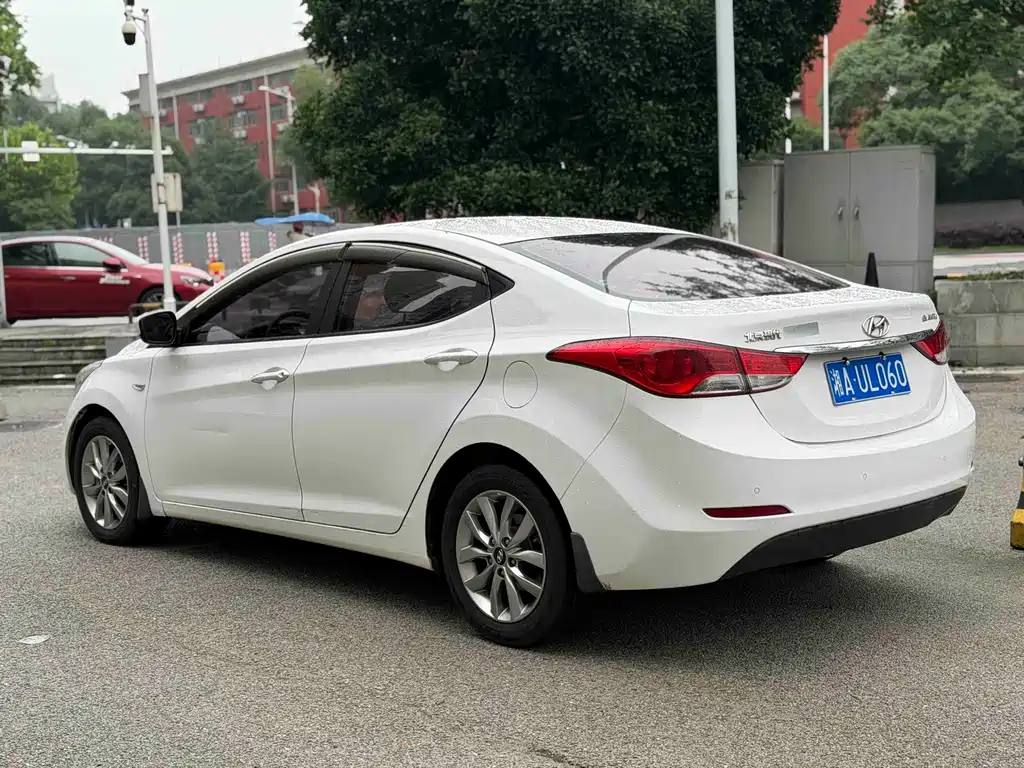 Hyundai Elantra Langdong 2016 — фото 6