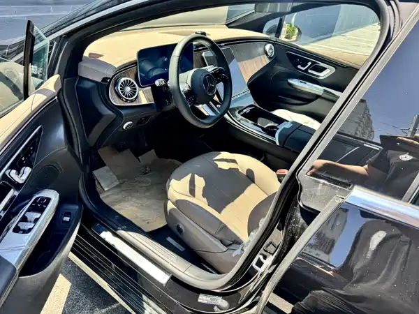 Mercedes-Benz EQE 2025