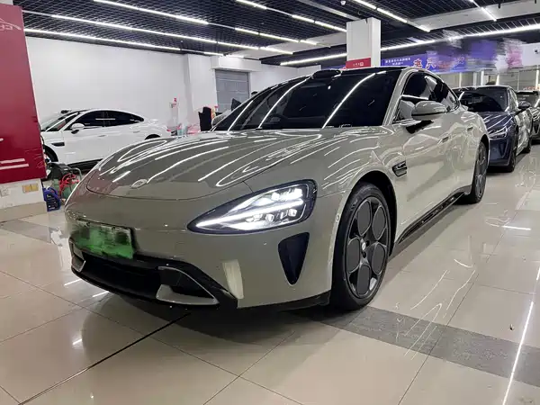 Xiaomi SU7 2024