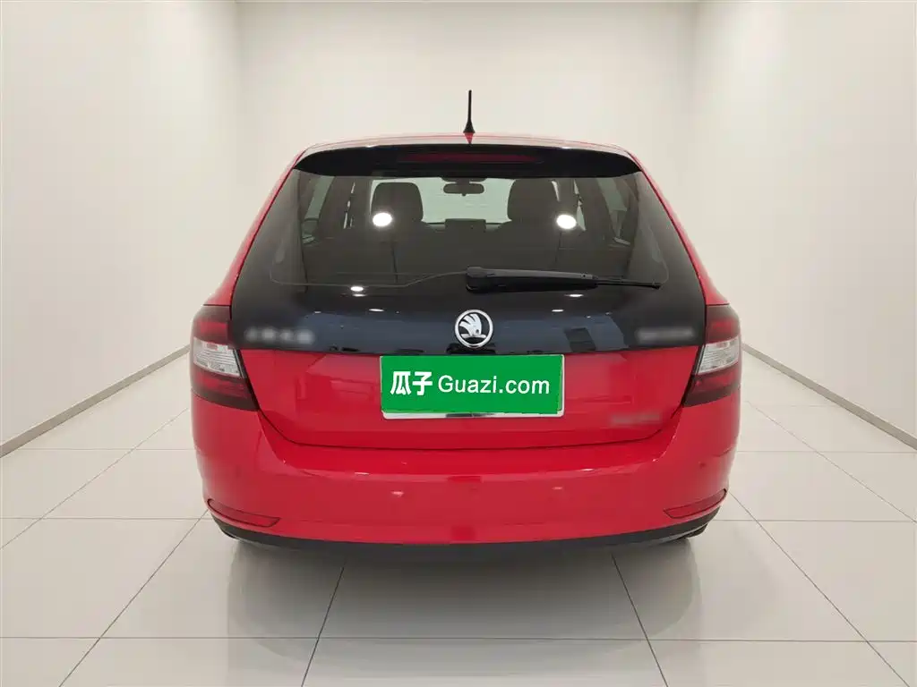 Skoda Rapid Spaceback 2014 — фото 6