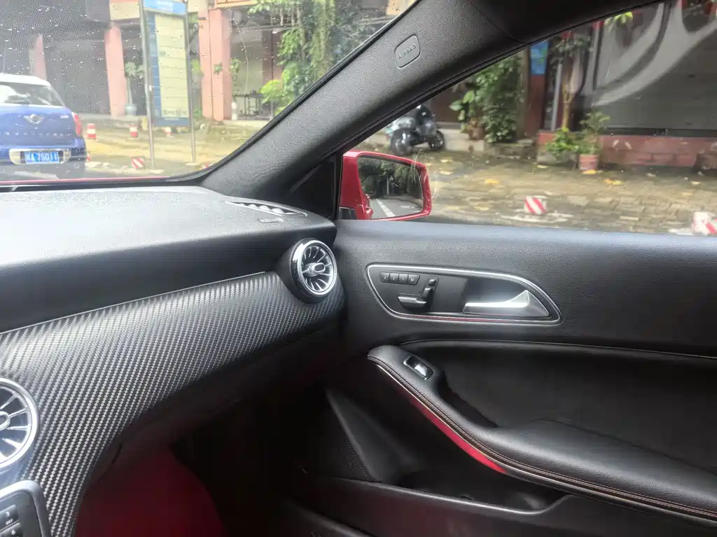Mercedes-Benz A-Class 2015