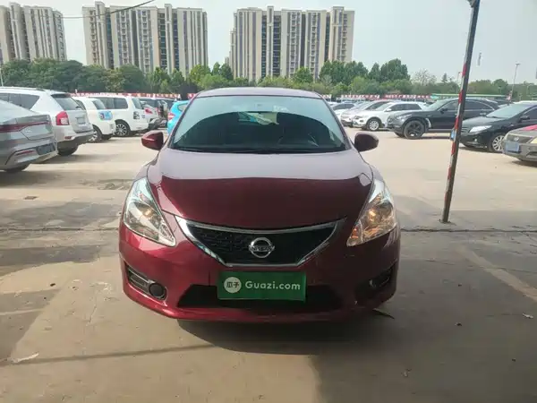 Nissan Tiida 2015