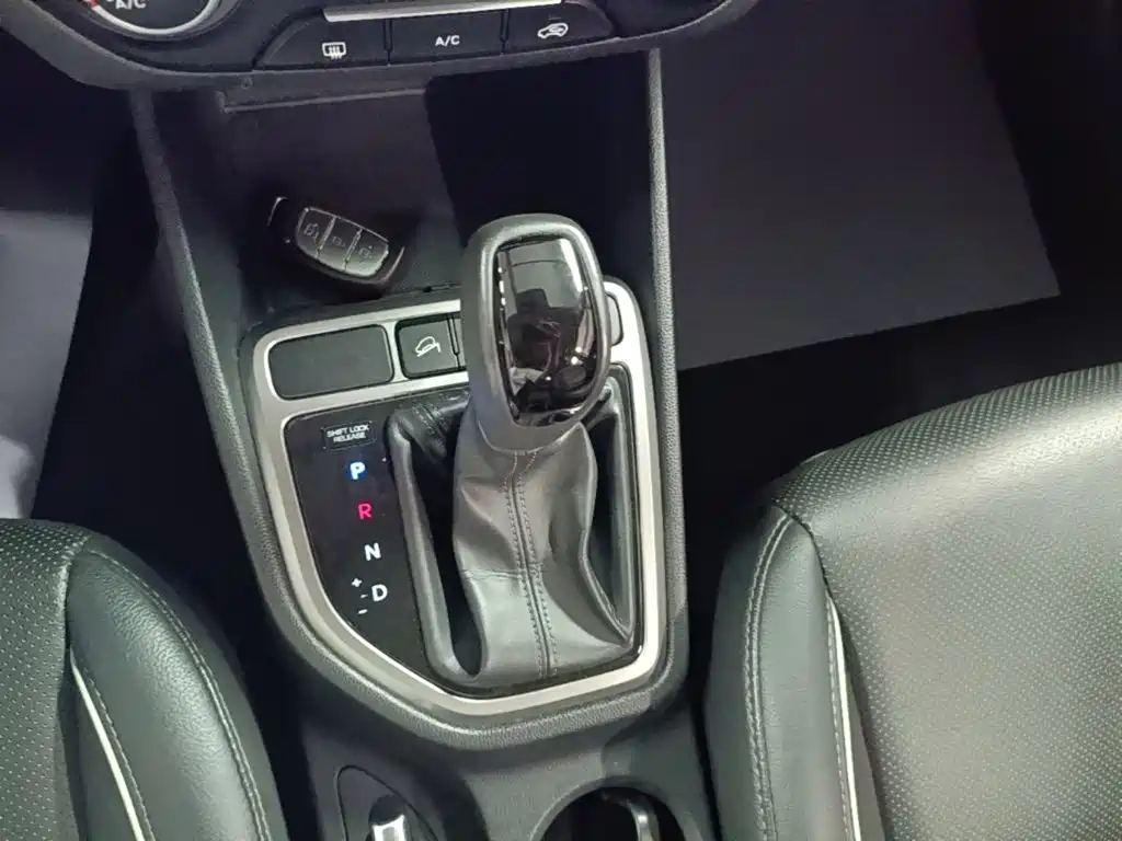 Hyundai ix25 2015 — фото 14