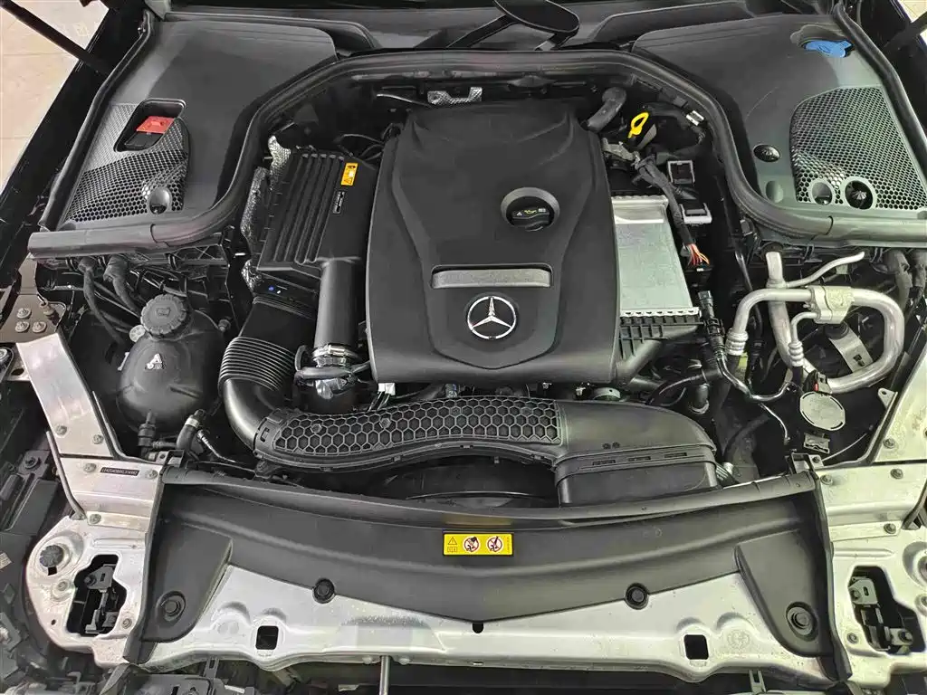 Mercedes-Benz E-Class 2019 — фото 16