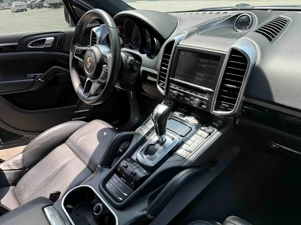 Porsche Cayenne 2014 — фото 16