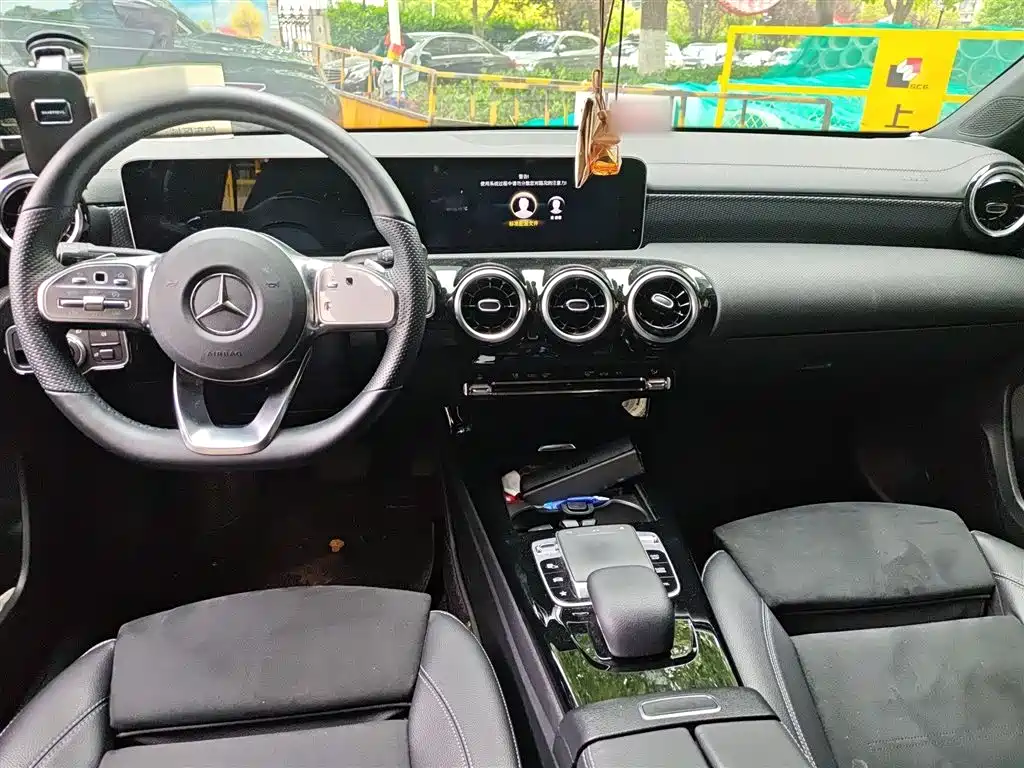 Mercedes-Benz A-Class 2019 — фото 13