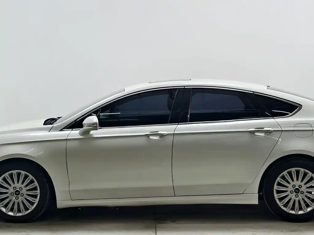 Ford Mondeo 2015 — фото 7