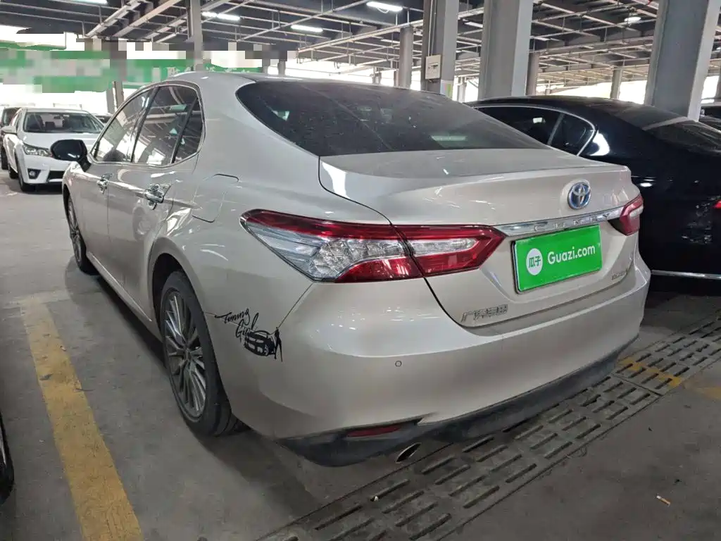 Toyota Camry 2019 — фото 23