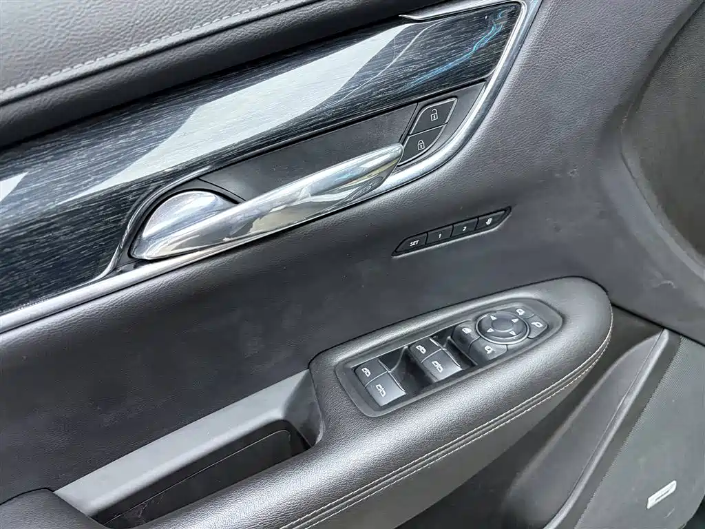 Cadillac XT5 2021 — фото 13