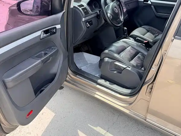 Volkswagen Touran 2015