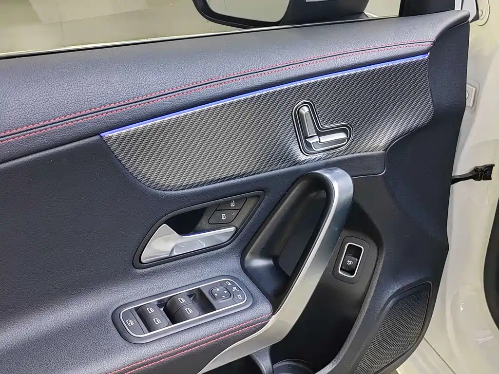 Mercedes-Benz A-Class 2023 — фото 8