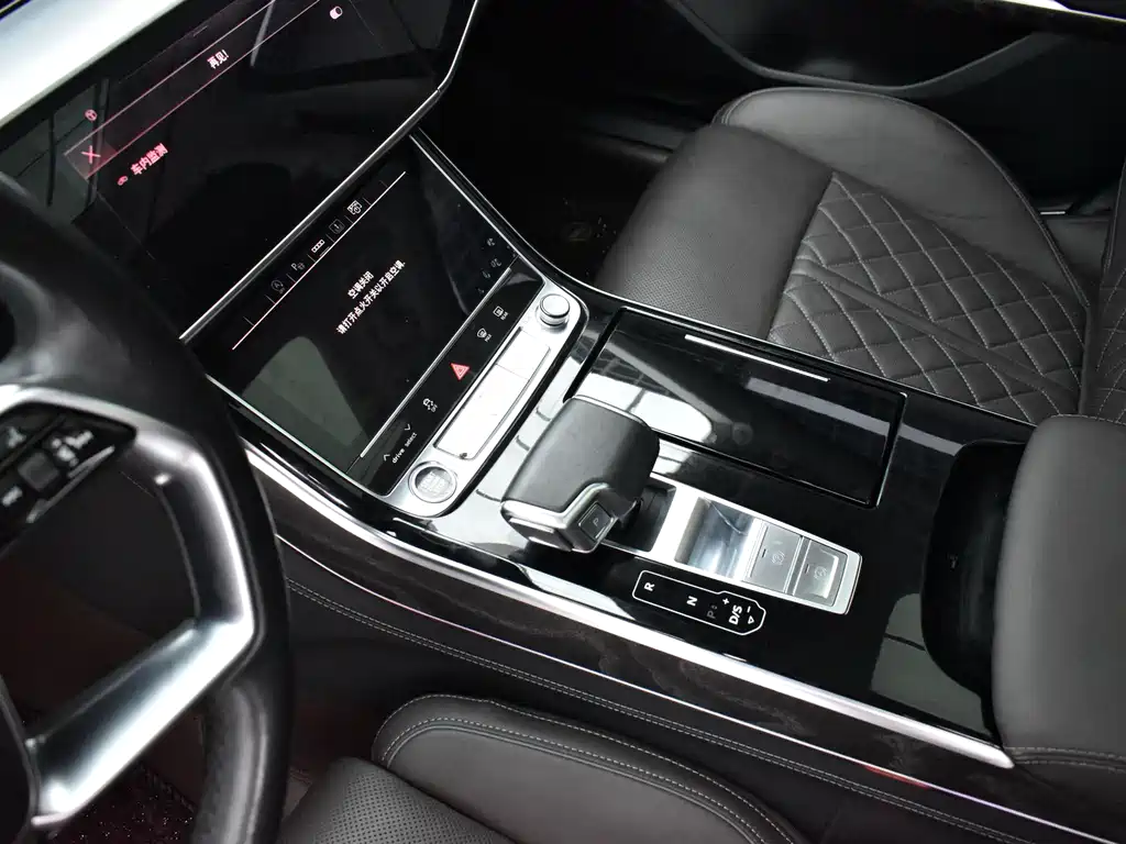 Audi A8 2024 — фото 13
