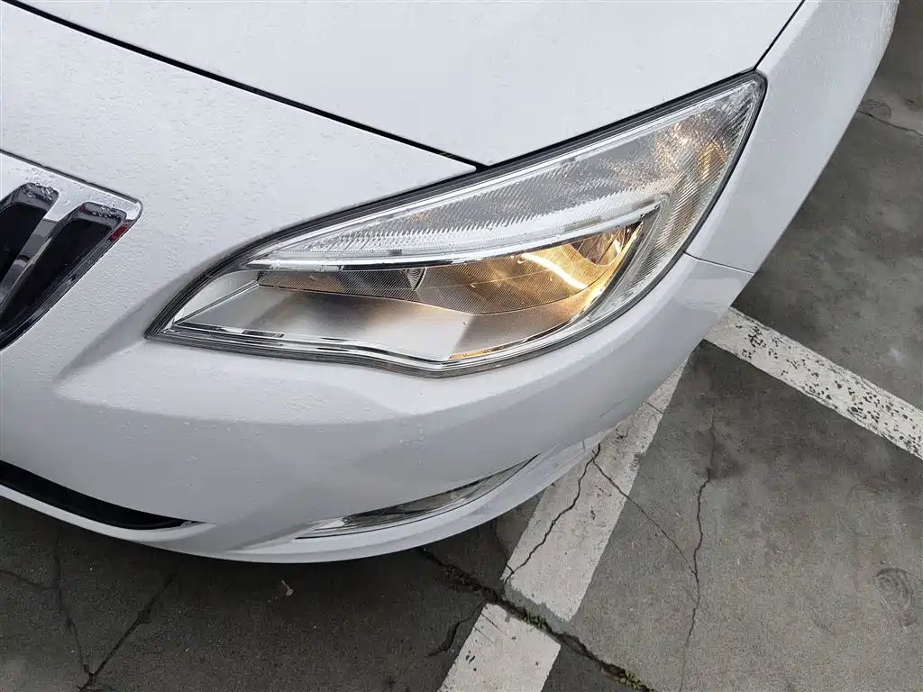 Buick Excelle 2015 — фото 18