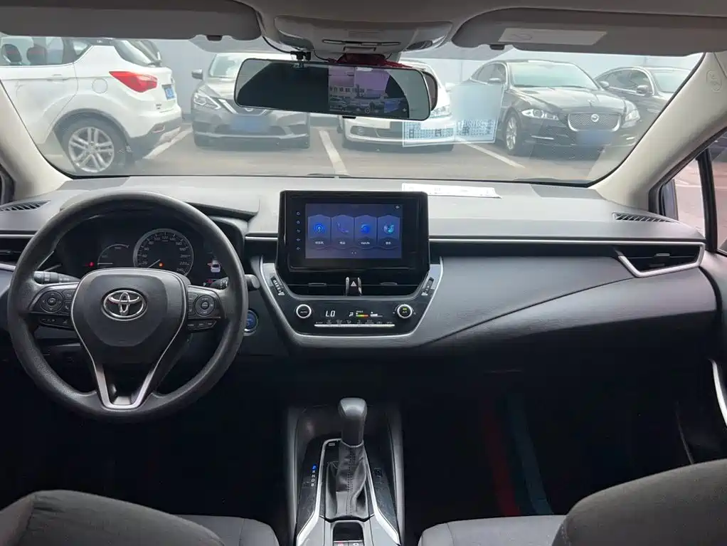 Toyota Corolla 2021 — фото 18