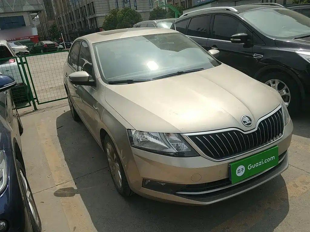Skoda Rapid 2017 — фото 22