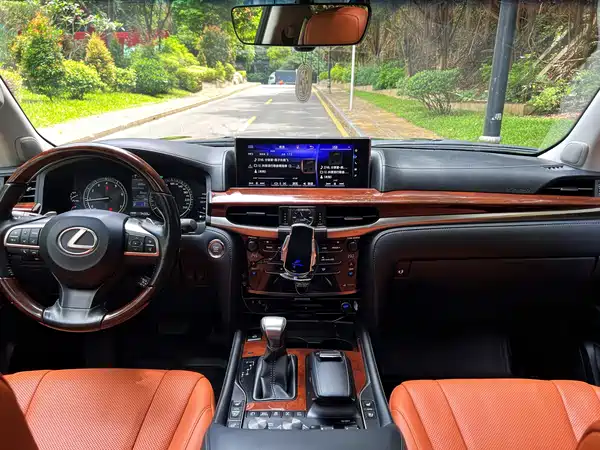 Lexus LX 2016