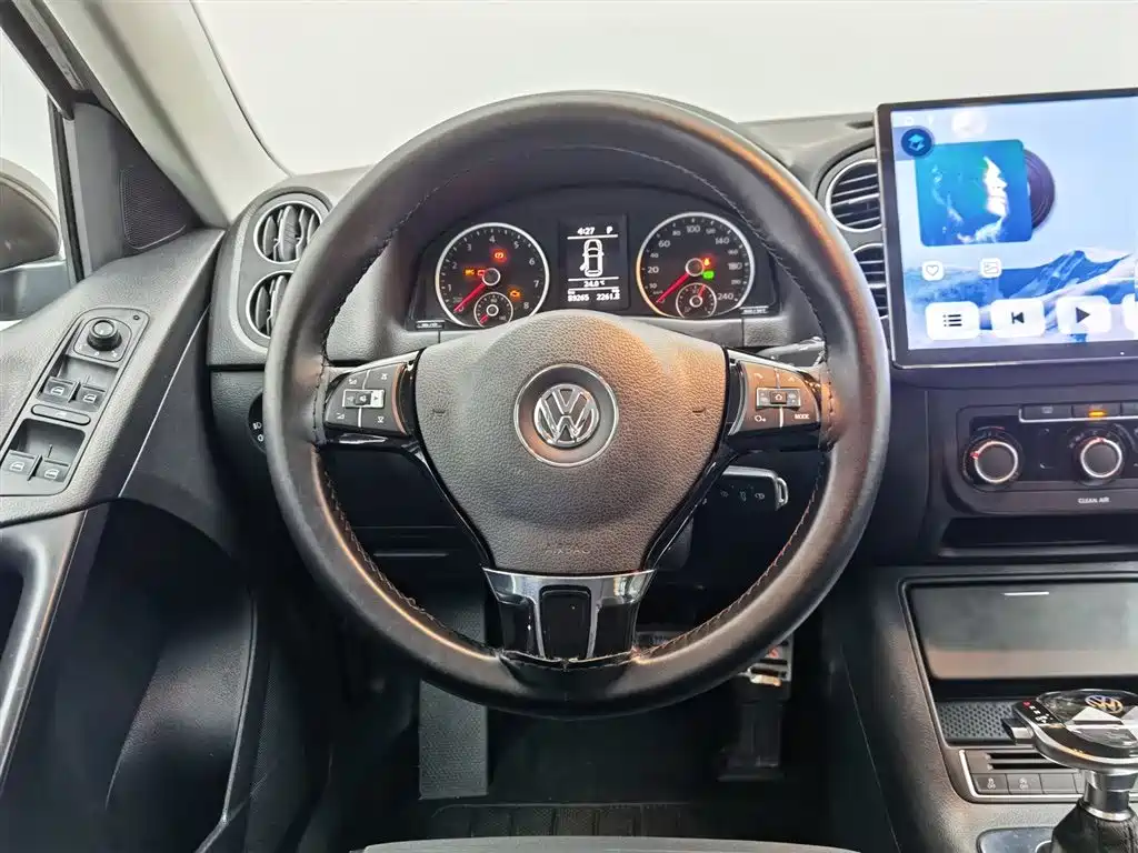 Volkswagen Tiguan 2018 — фото 11