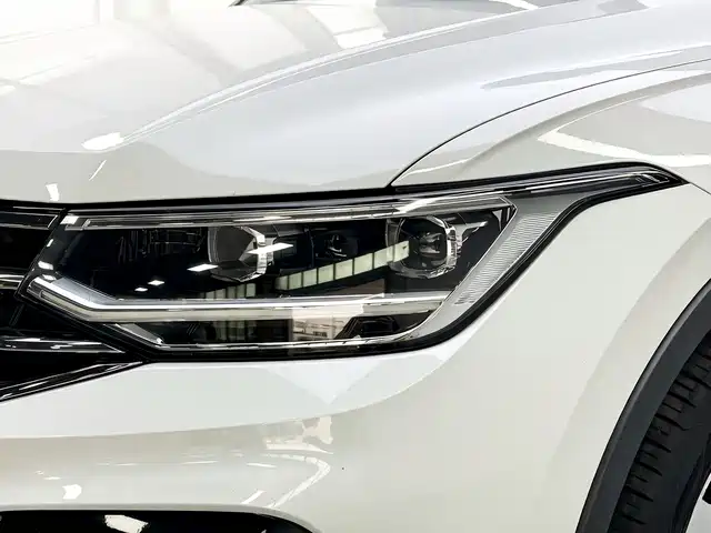 Volkswagen Tiguan L 2022 — фото 12