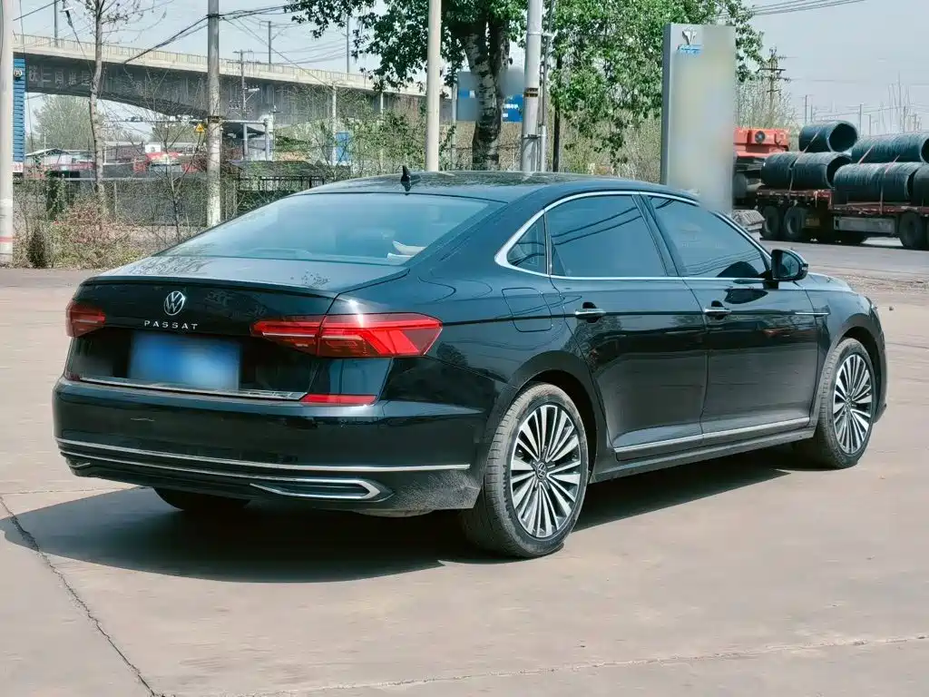 Volkswagen Passat 2021 — фото 12