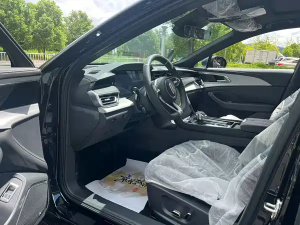 Hongqi H5 2026