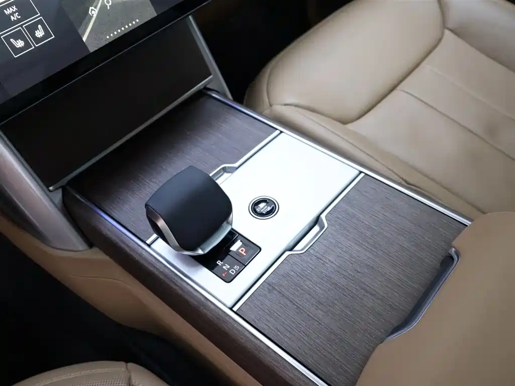 Land Rover Range Rover 2025 — фото 12