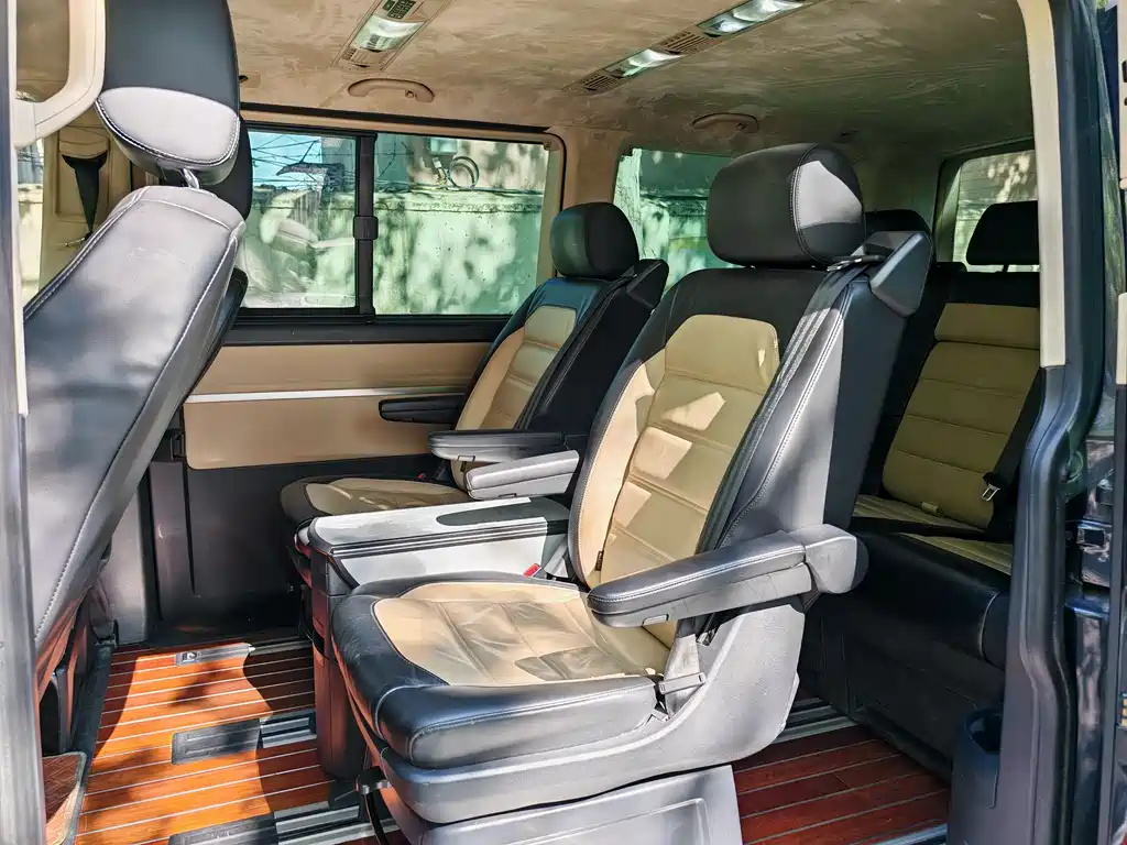 Volkswagen Multivan 2017 — фото 15
