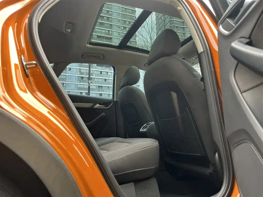 Audi Q3 2015 — фото 14