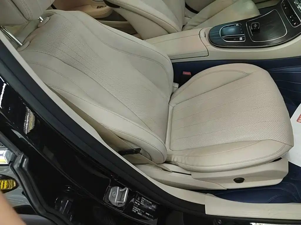 Mercedes-Benz E-Class 2020 — фото 25