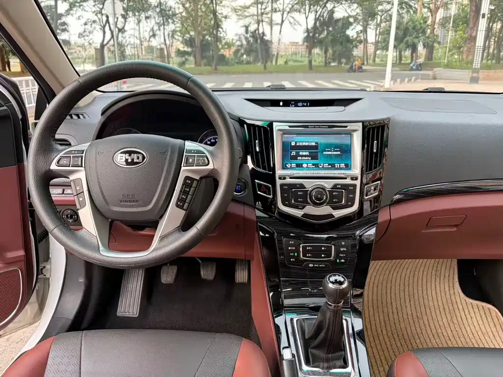 BYD Surui 2015 — фото 11