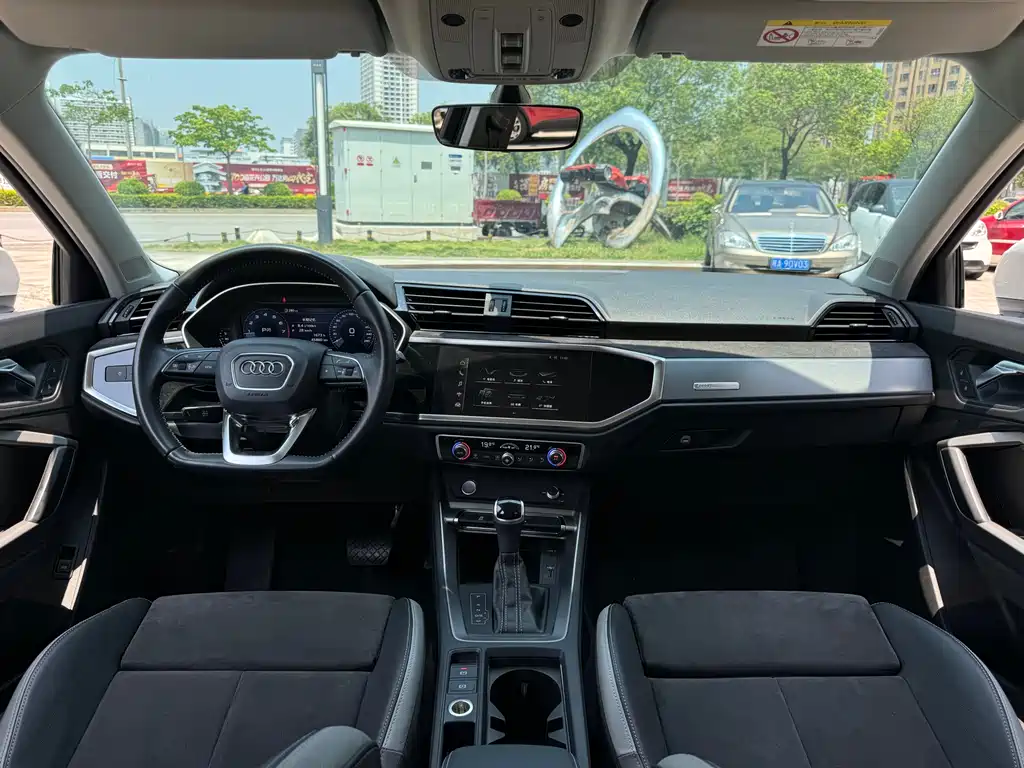 Audi Q3 2019 — фото 22