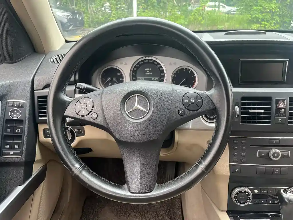 Mercedes-Benz GLK-Class 2011