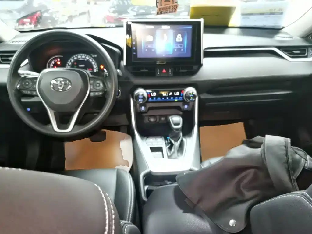 Toyota RAV4 2020 — фото 14