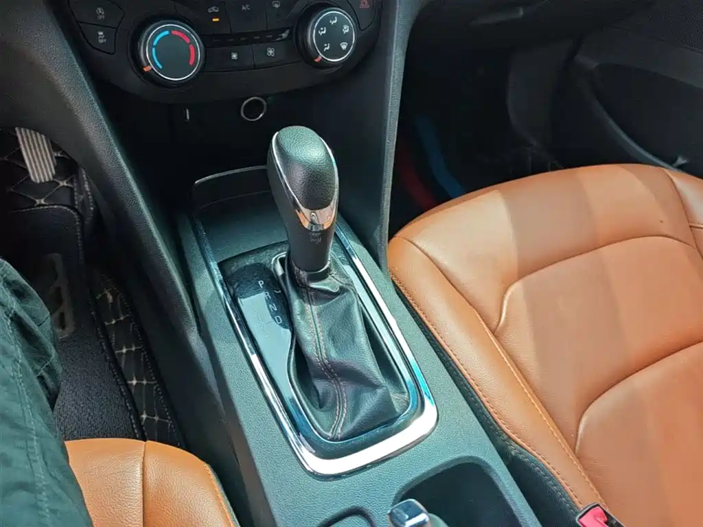 Chevrolet Cavalier 2016 — фото 14
