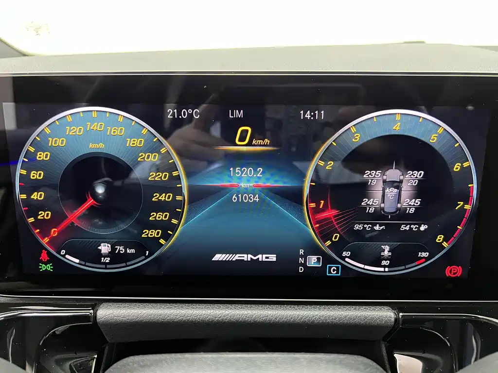 Mercedes-Benz GLA AMG 2021 — фото 29
