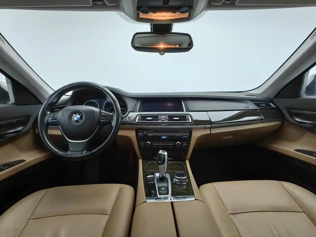 BMW 7 Series 2015 — фото 5